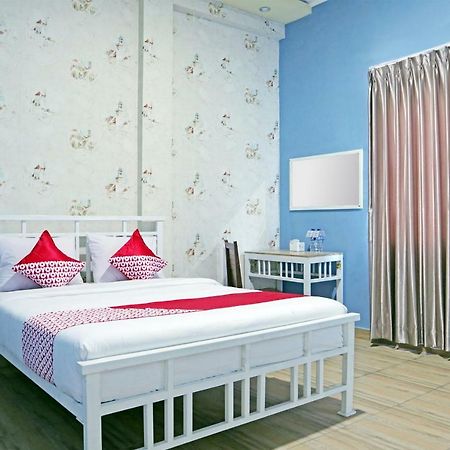 בוקיטינגי Oyo 1386 Hotel Grand Gabelo מראה חיצוני תמונה