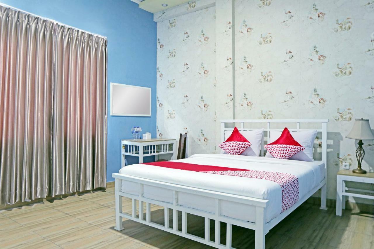 בוקיטינגי Oyo 1386 Hotel Grand Gabelo מראה חיצוני תמונה