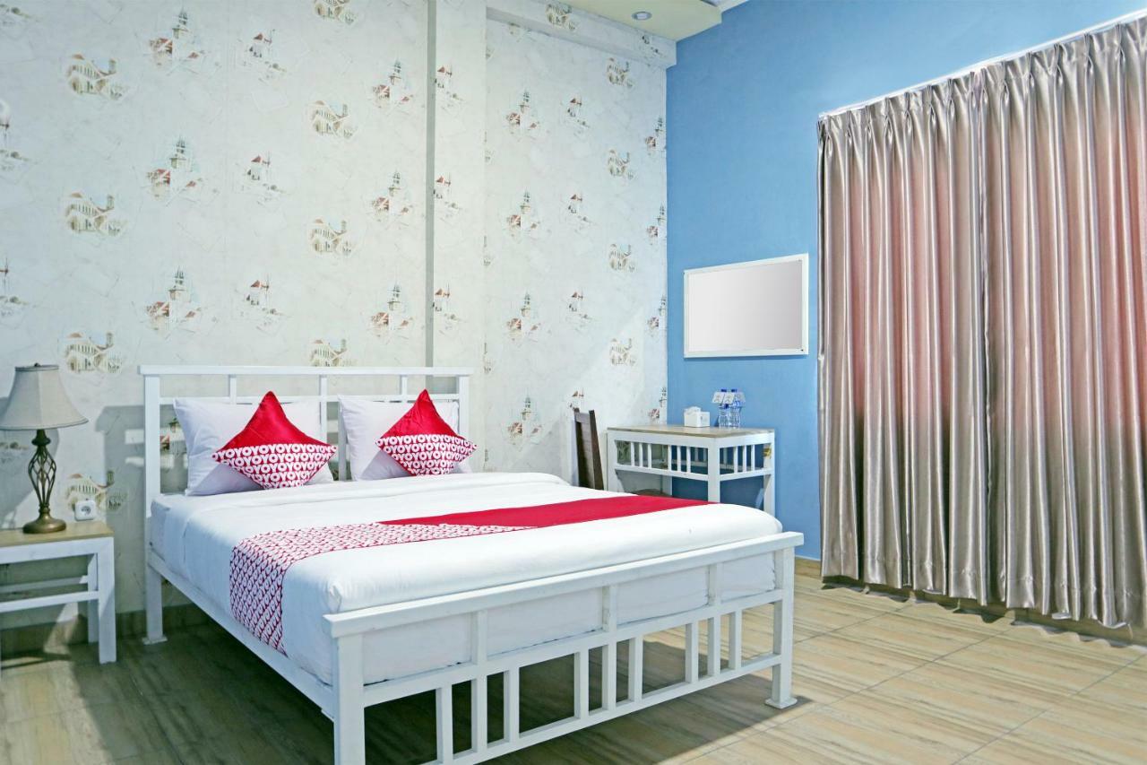 בוקיטינגי Oyo 1386 Hotel Grand Gabelo מראה חיצוני תמונה