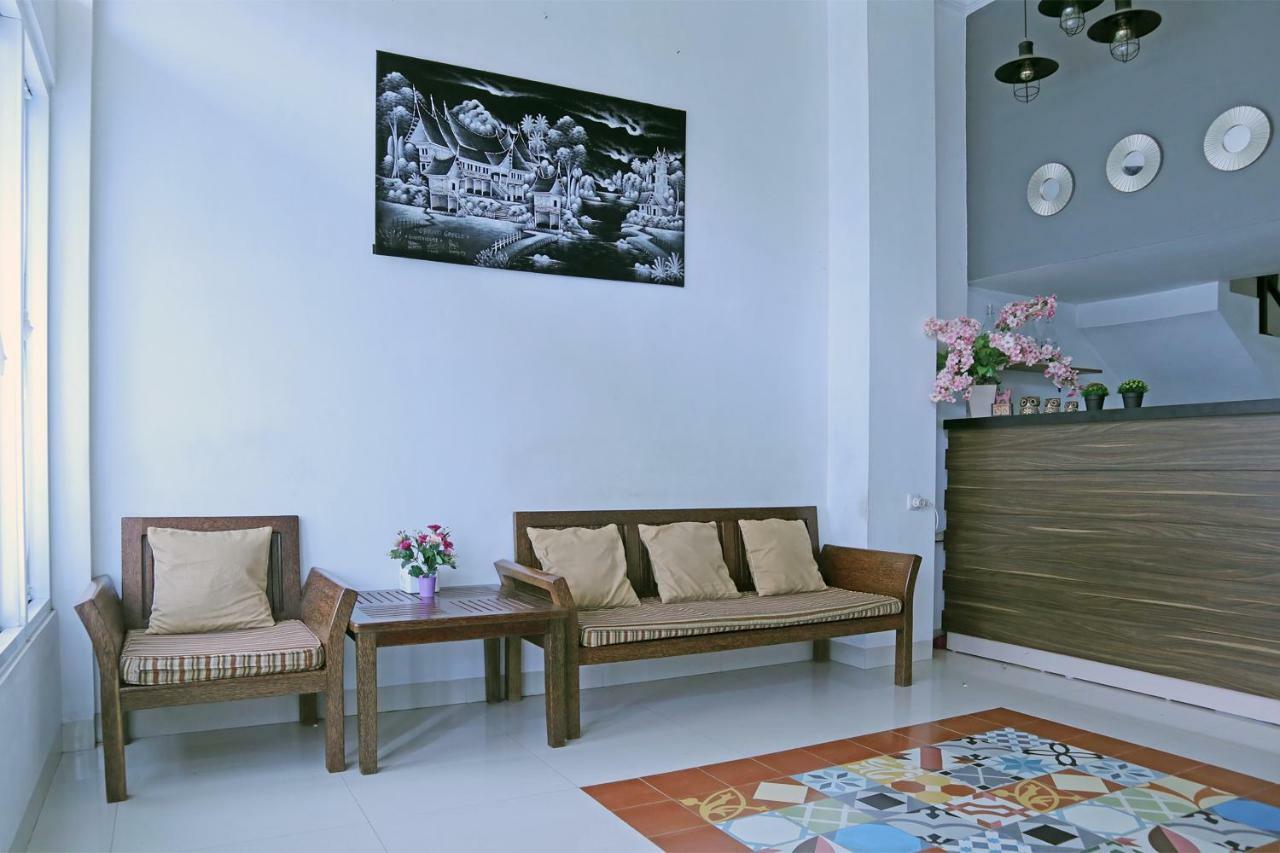 בוקיטינגי Oyo 1386 Hotel Grand Gabelo מראה חיצוני תמונה