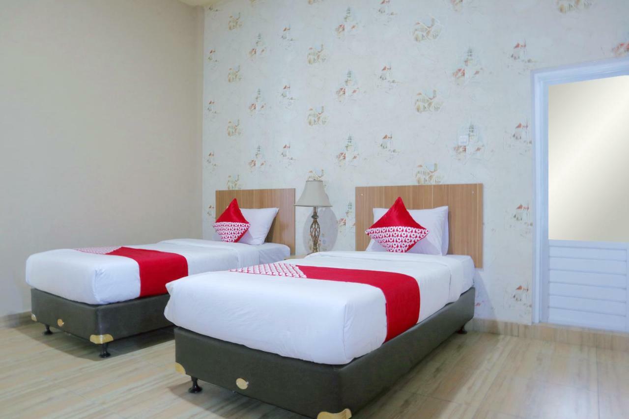 בוקיטינגי Oyo 1386 Hotel Grand Gabelo מראה חיצוני תמונה