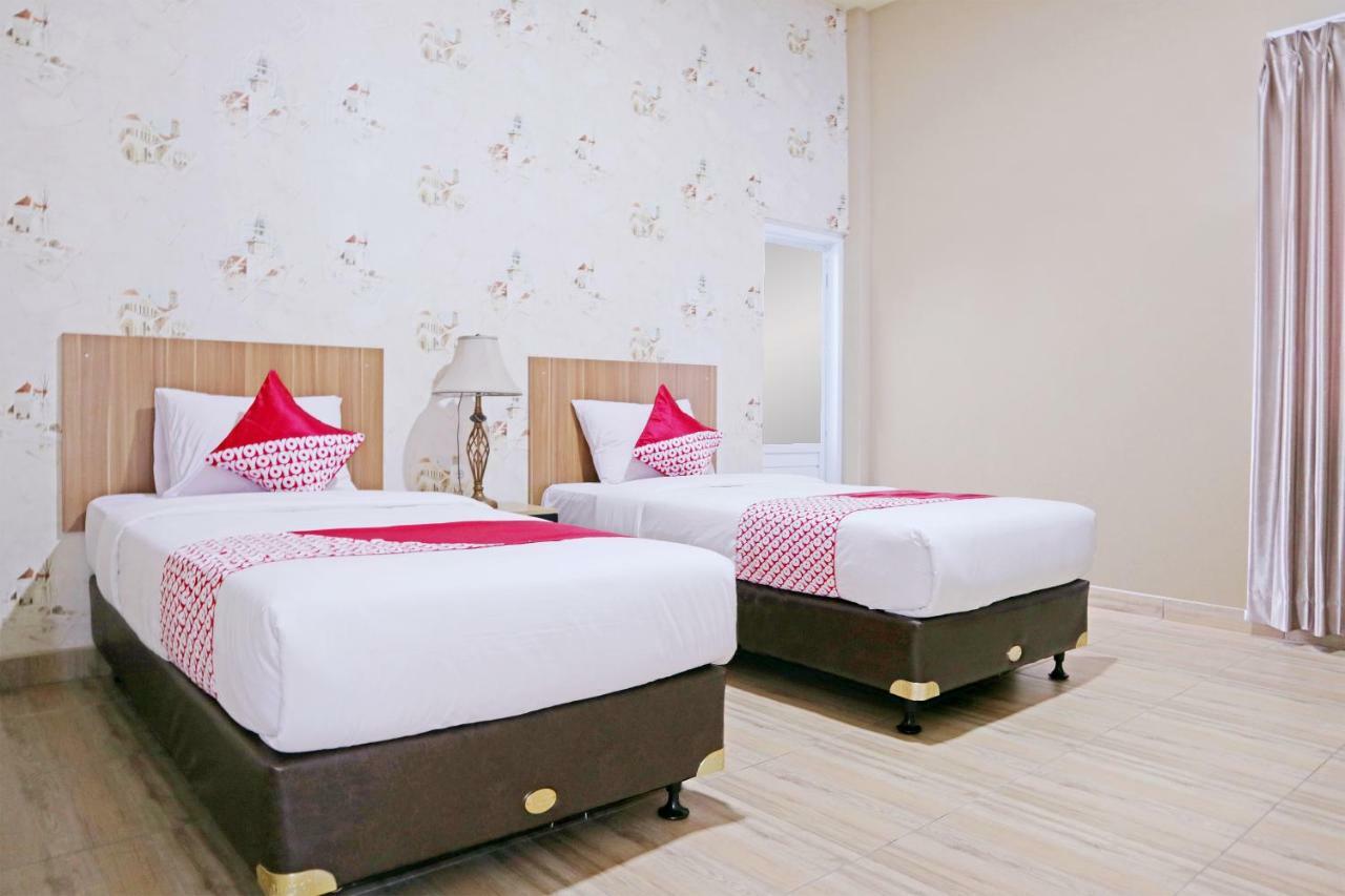 בוקיטינגי Oyo 1386 Hotel Grand Gabelo מראה חיצוני תמונה