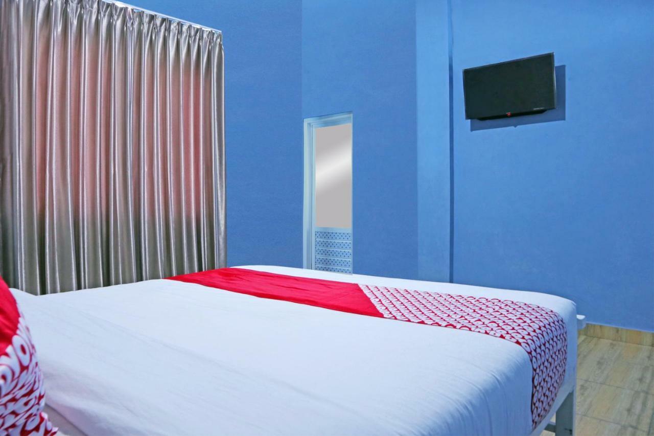 בוקיטינגי Oyo 1386 Hotel Grand Gabelo מראה חיצוני תמונה